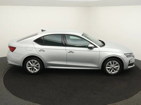 SKODA Octavia (2024) — foto 22 van 24