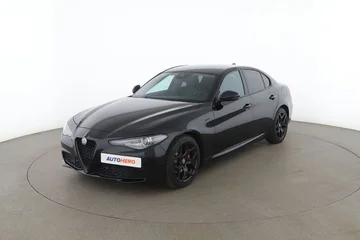 Alfa Romeo d443e49d-995d-432c-a3c0-250c69ed5ae2