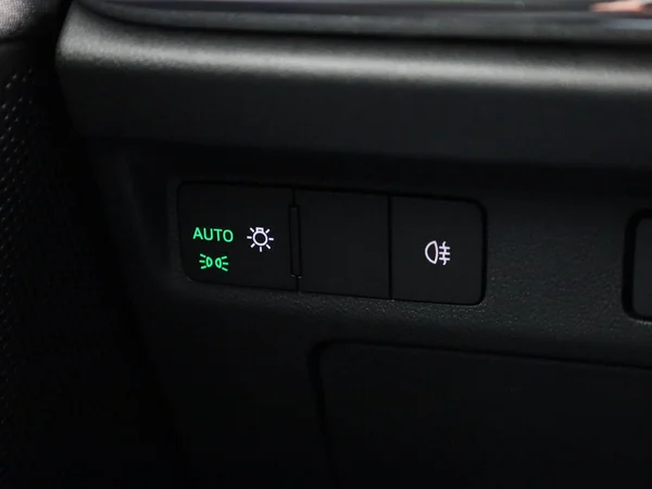 Škoda Enyaq iV (2023) — foto 14 van 43
