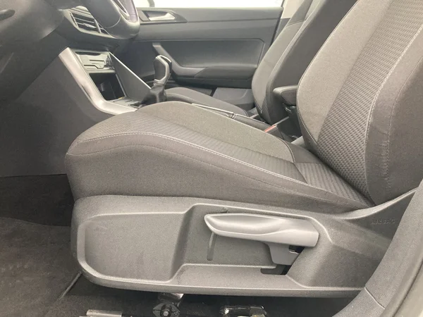 VOLKSWAGEN Taigo (2023) — foto 22 van 36