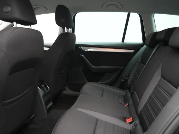 SKODA Octavia Combi (2020) — foto 16 van 38