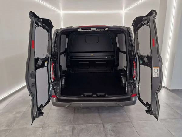 Ford Transit Custom — foto 10 van 15