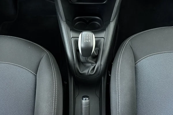 Peugeot 208 (2019) — foto 4 van 15
