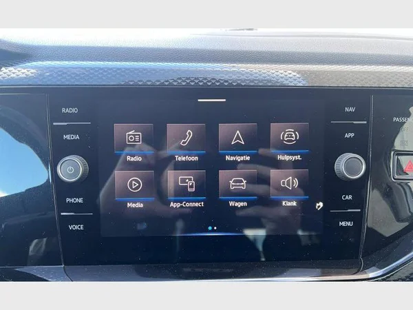 Volkswagen Polo (2023) — foto 16 van 28