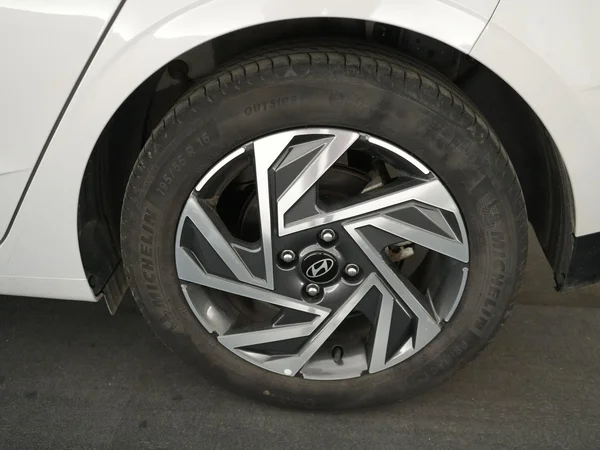 Hyundai i20 (2024) — foto 13 van 27