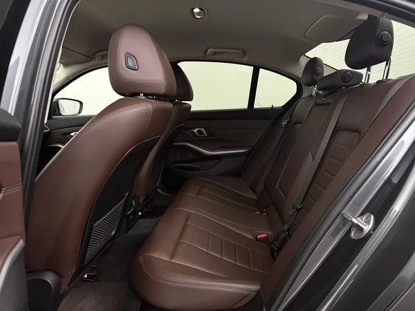 BMW 330 (2020) — foto 5 van 30