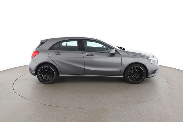 Mercedes-Benz A-Klasse (2015) — foto 13 van 16