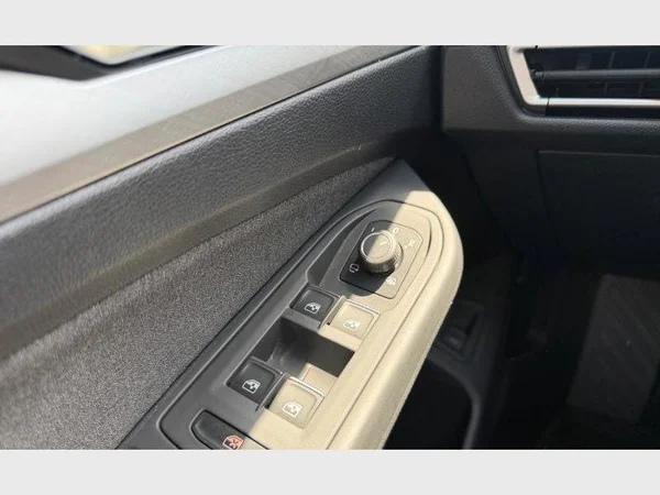 Volkswagen Golf VII SW (2024) — foto 18 van 27