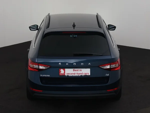 SKODA Superb (2021) — foto 29 van 32