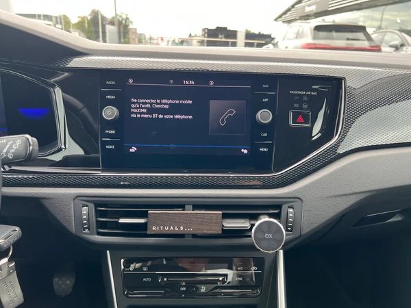 VOLKSWAGEN Taigo (2022) — foto 18 van 18