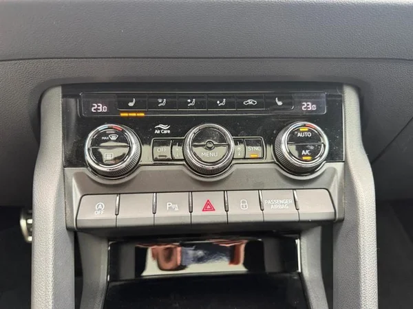 SKODA Karoq Dsl (2022) — foto 15 van 32