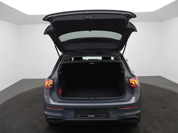 VOLKSWAGEN Golf VIII (2025) — foto 6 van 21