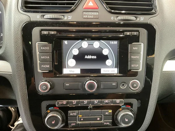VOLKSWAGEN Scirocco (2010) — foto 5 van 24