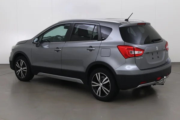 Suzuki SX4 S-Cross (2018) — foto 15 van 21