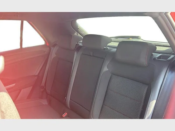 Volkswagen T-Roc (2021) — foto 2 van 29