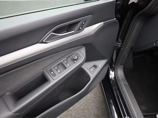 VOLKSWAGEN Golf VIII SW (2024) — foto 6 van 20