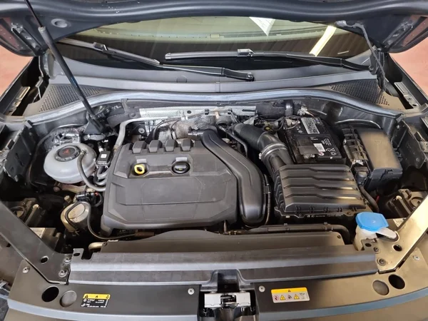 VOLKSWAGEN Tiguan (2021) — foto 15 van 23