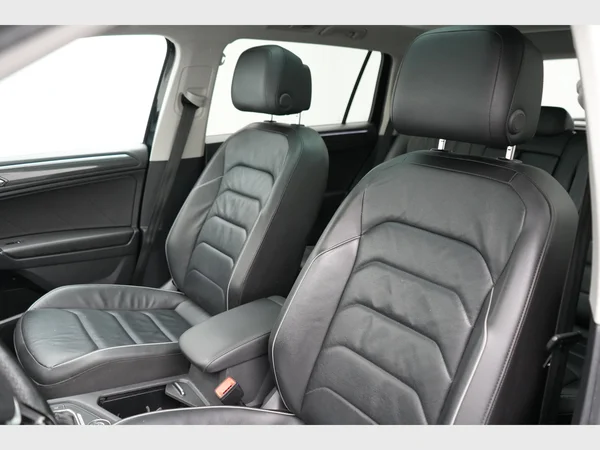 VOLKSWAGEN Tiguan Allspace (2018) — foto 22 van 32