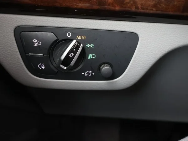 Audi Q5 (2017) — foto 14 van 28