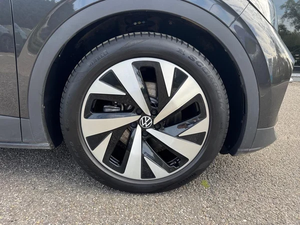 VOLKSWAGEN ID.4 (2022) — foto 8 van 16