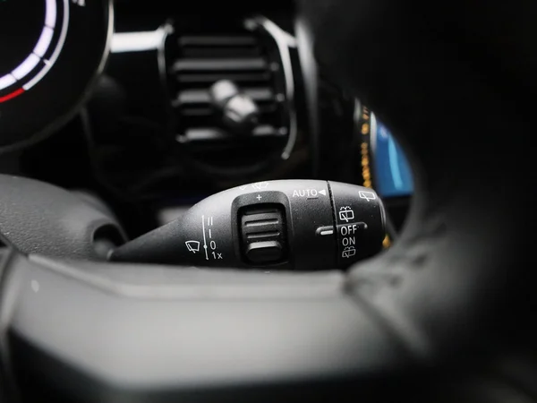 MINI One (2022) — foto 11 van 32