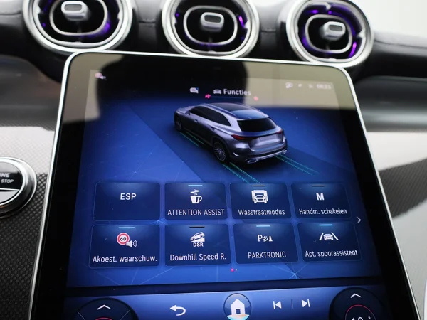 Mercedes-Benz GLC (2025) — foto 19 van 52
