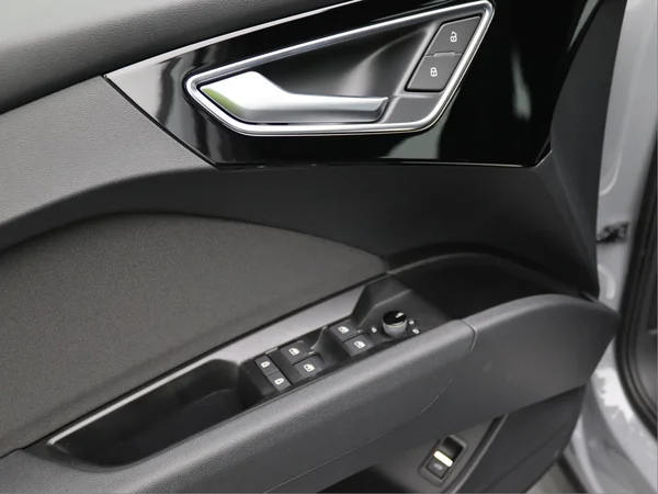 AUDI Q4 Sportback e-tron (2022) — foto 14 van 18