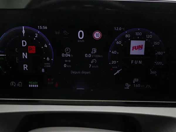 VOLKSWAGEN Tiguan eHybrid (PHEV) (2025) — foto 13 van 24