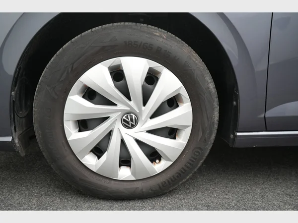 VOLKSWAGEN Polo (2023) — foto 21 van 24