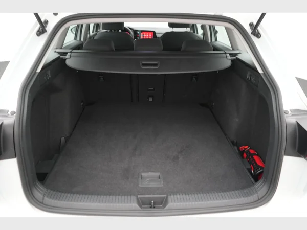 VOLKSWAGEN Golf VIII SW (2021) — foto 8 van 26