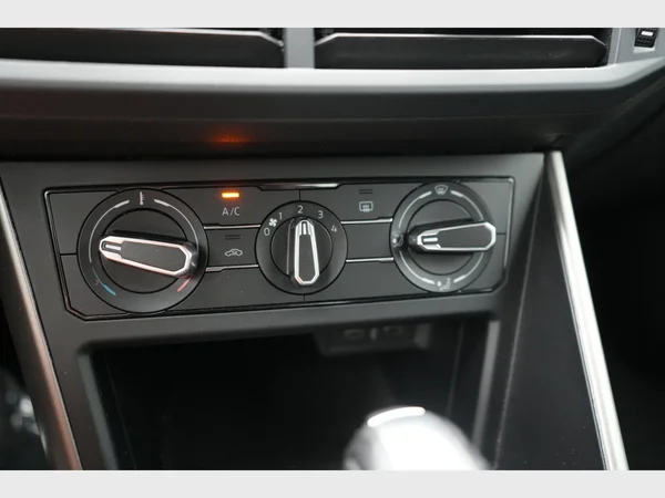 VOLKSWAGEN Polo (2021) — foto 15 van 24