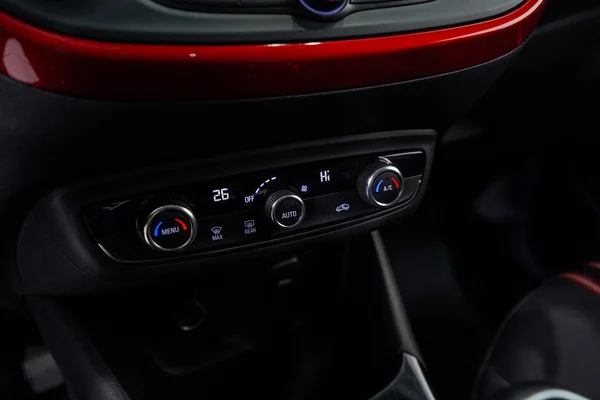 Opel Crossland (2022) — foto 18 van 97