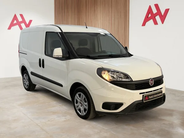 Fiat Doblo (2023) — foto 12 van 27