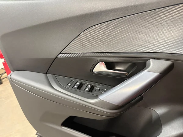 Peugeot 2008 (2020) — foto 9 van 29