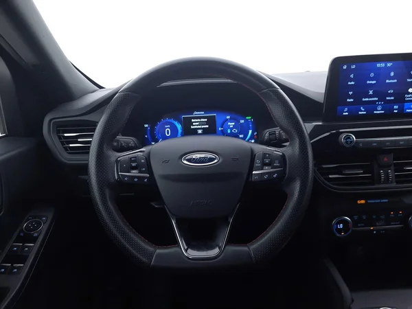 Ford Kuga HEV (2022) — foto 6 van 29
