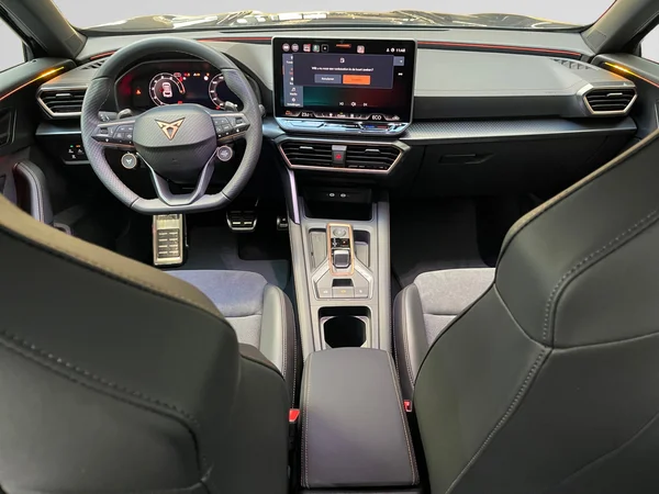 CUPRA Formentor e-Hybrid (PHEV) (2025) — foto 14 van 16