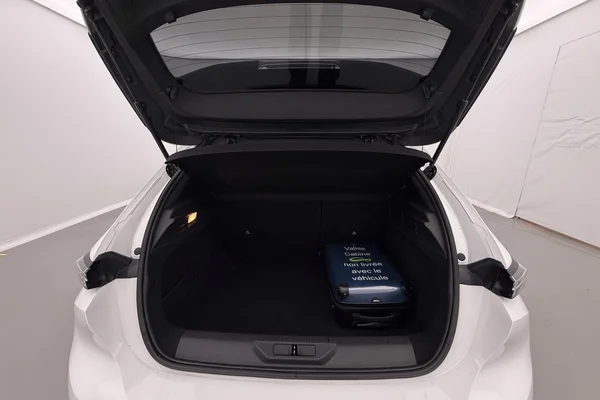 Peugeot 308 (2022) — foto 5 van 32