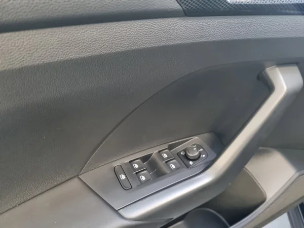 VOLKSWAGEN T-Cross (2024) — foto 18 van 19