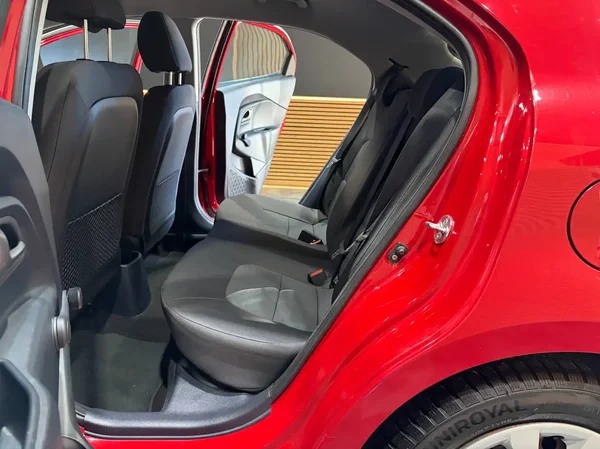 Kia Rio (2015) — foto 5 van 19