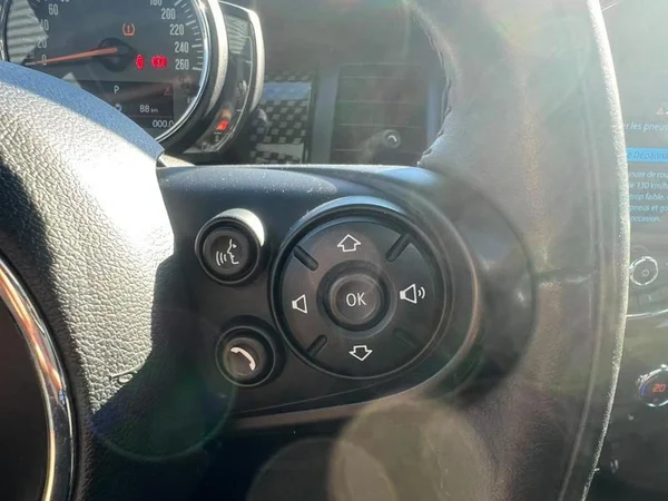 MINI Mini 5 Doors (F55) (2018) — foto 14 van 27