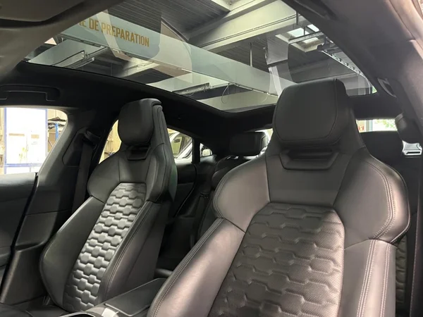 AUDI E-tron GT (2023) — foto 15 van 23