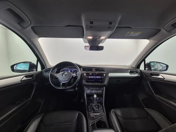 Volkswagen Tiguan (2018) — foto 5 van 23