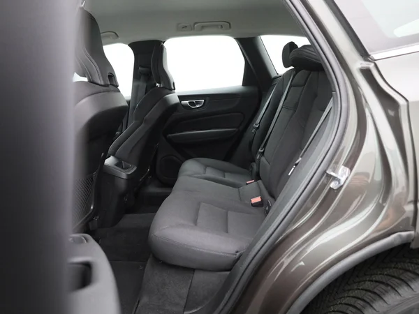 Volvo XC60 (2021) — foto 4 van 44