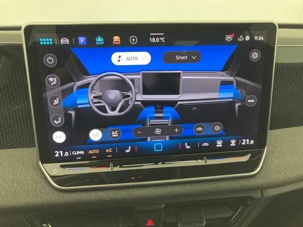 VOLKSWAGEN Tiguan (2025) — foto 14 van 36