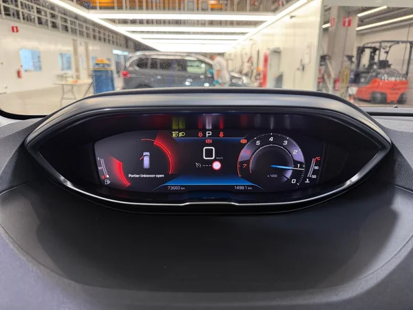 Peugeot 5008 (2021) — foto 7 van 28