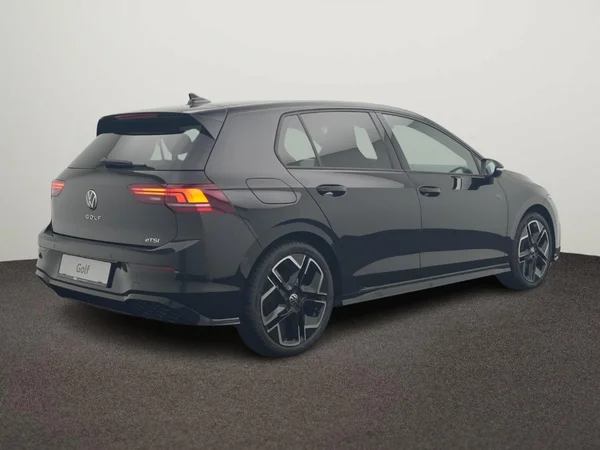 VOLKSWAGEN Golf VIII (2026) — foto 3 van 10