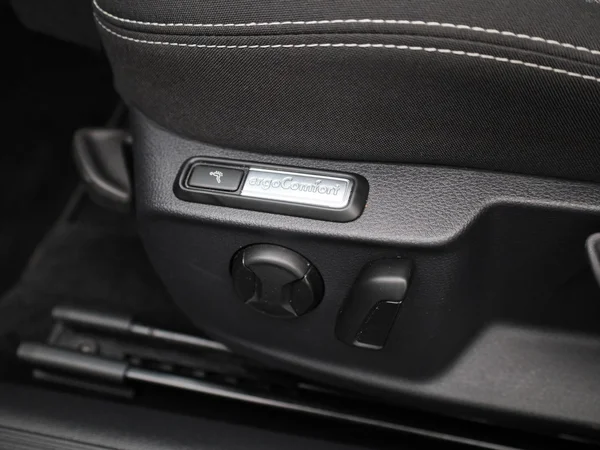 Volkswagen Passat (2023) — foto 26 van 42