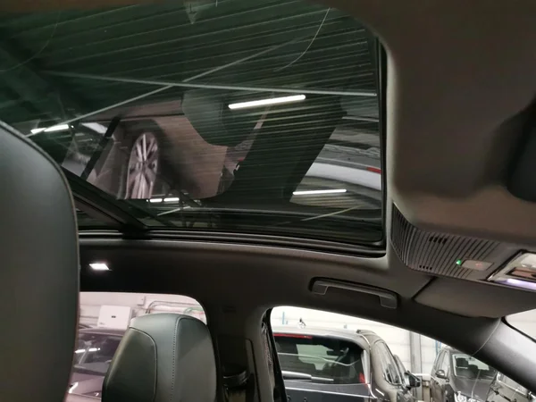 VOLKSWAGEN Tiguan (2026) — foto 13 van 23
