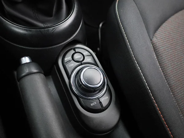 MINI Cooper (2022) — foto 24 van 40