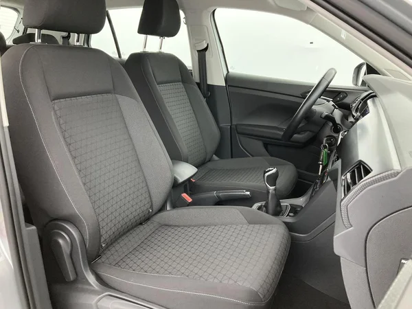 VOLKSWAGEN T-Cross (2024) — foto 17 van 36